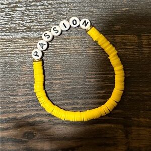 ⭐️5for25⭐️ Urban Outfitters Yellow Beaded Bracelet